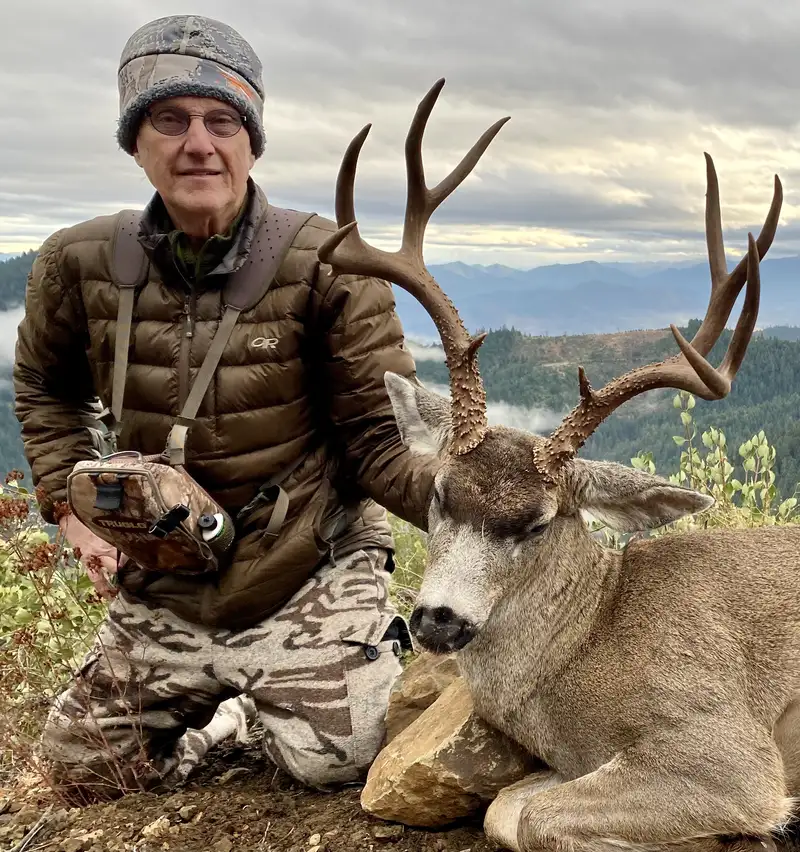 Columbia blacktail deer deals
