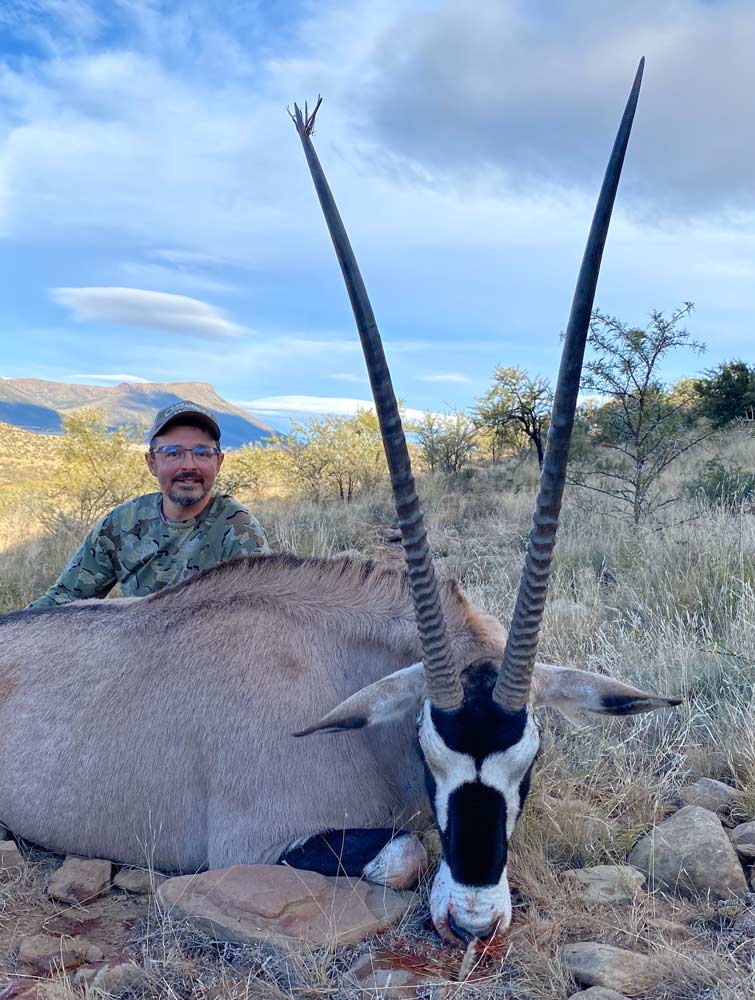 Gemsbok-Eastern-Cape-South-Africa-Safaris - Infinity Hunts Best Gemsbok Hunting Safaris in South Africa