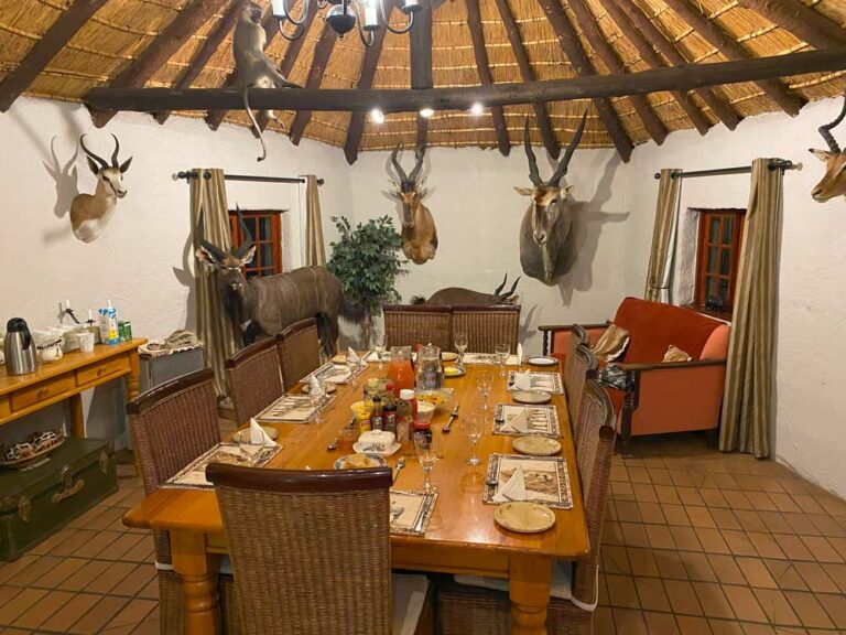 African Hunting lodge